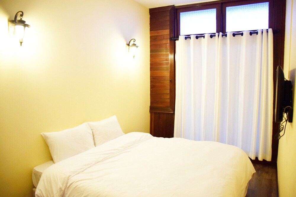 Art Hotel Sanamchai