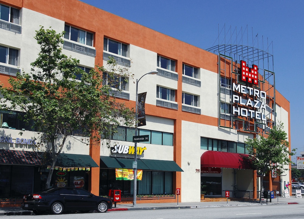 Metro Plaza Hotel - featured photo