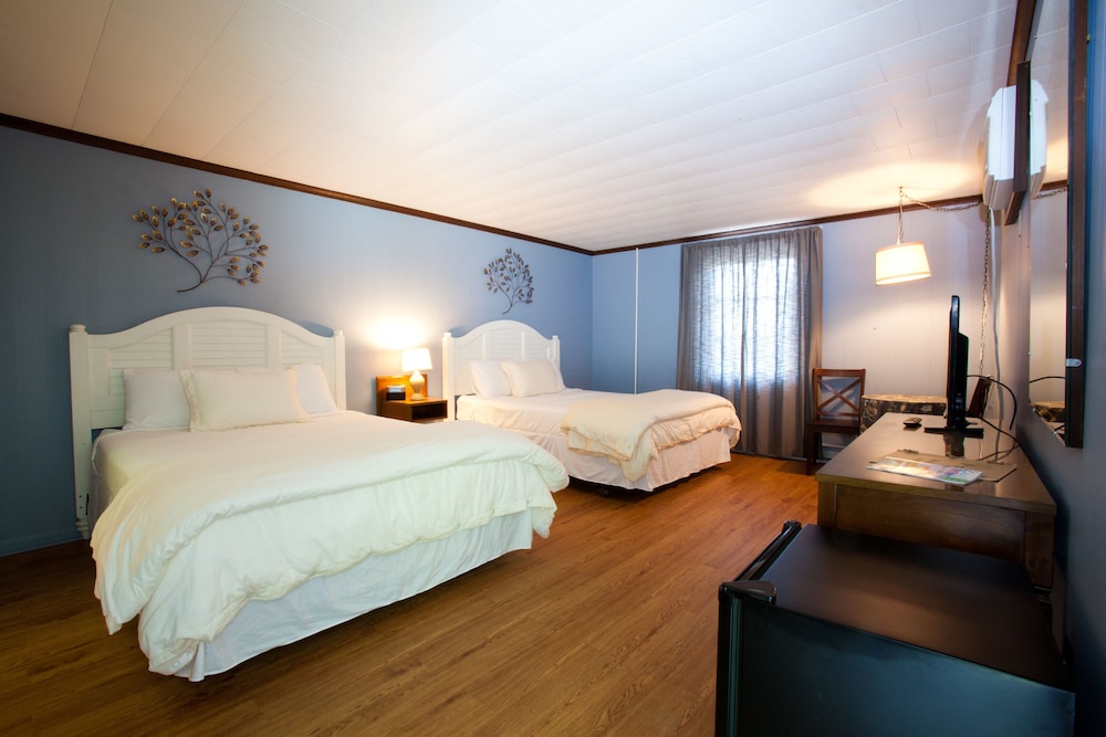 Whispering Winds Motel - photo 13
