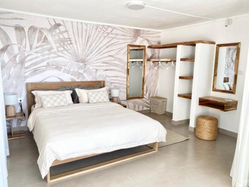 Solara West Private Pool and Seafront in Flic En Flac, Mauritius