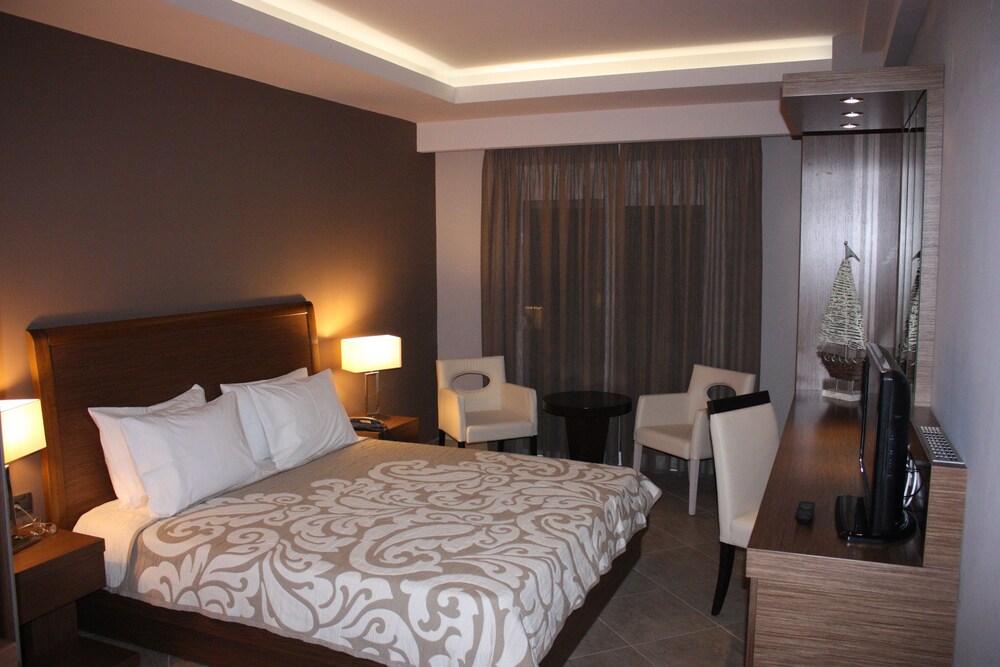 Hotel Cariatis in Nea Kallikrateia, Greece