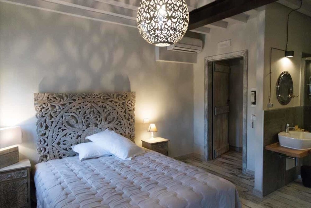 Rossodivino — hotel in Cavriago