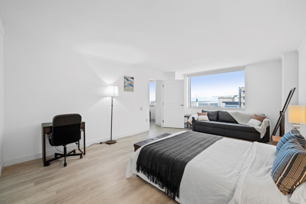 2br 3ba Condo Right Between Hard Rock and Ocean Casino - photo 3