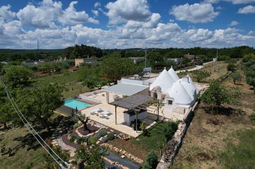 Trullo Villa Tre Piantelle — 4-Star Luxury Hotel in Martina Franca, Italy