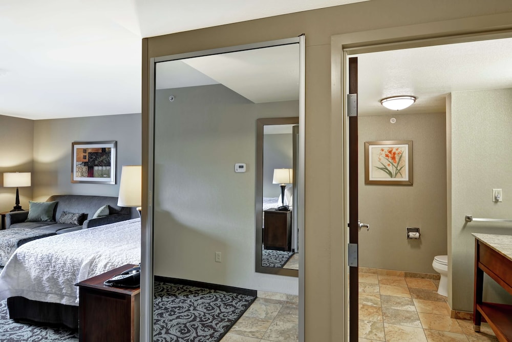 Hampton Inn and Suites New Hartford Utica - photo 24