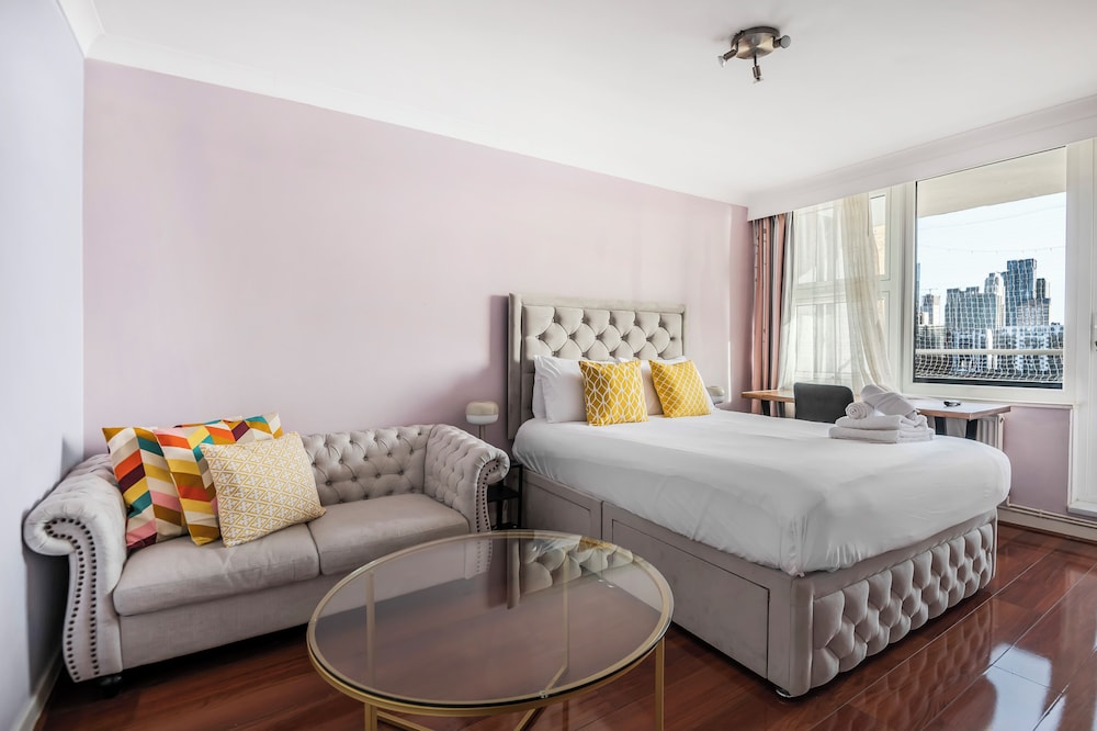 Riverside 3BR with Easy Transport 20mins to City Centre — 4-Star Luxury Hotel in London, United Kingdom