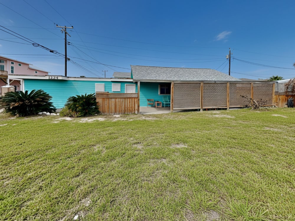 Paradise Retreat by Silver Sands Vacation Rentals — 4-Star Luxury Hotel in Port Aransas, United States