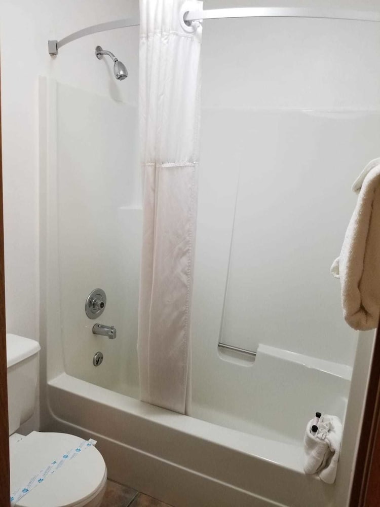 Days Inn by Wyndham Sandpoint - photo 25
