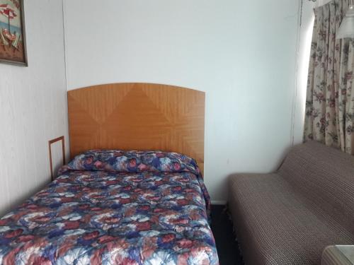 Suitcase Motel & Travel - photo 5