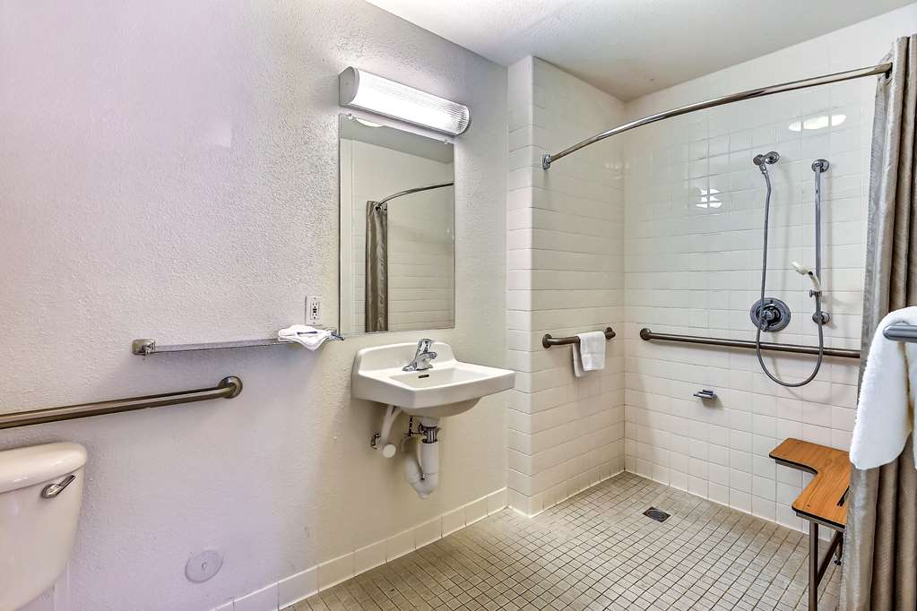 Motel 6 Pinole CA - photo 23