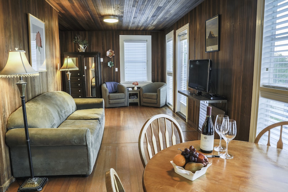 The Inn at Schoolhouse Creek - photo 33