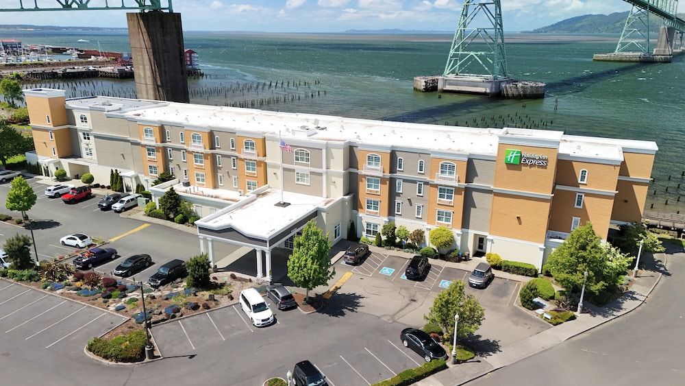 Holiday Inn Express & Suites Astoria by IHG - photo 62