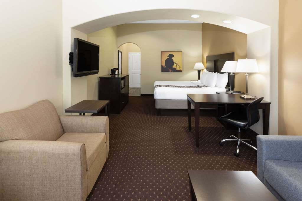 La Quinta Inn & Suites by Wyndham Houston New Caney - photo 25