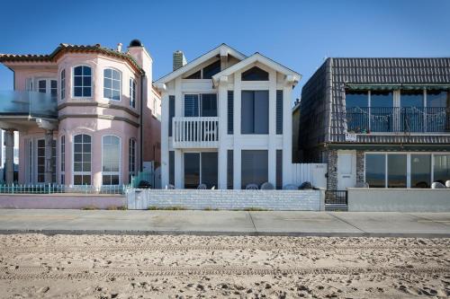 3112 W Oceanfront A in Newport Beach, United States