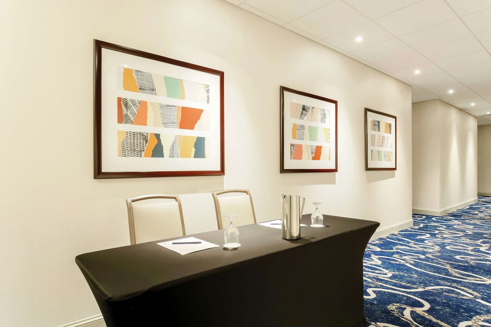 DoubleTree by Hilton Austin University Area - photo 33