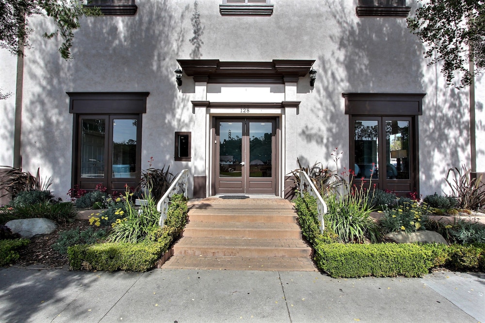 Avania Inn of Santa Barbara - photo 76
