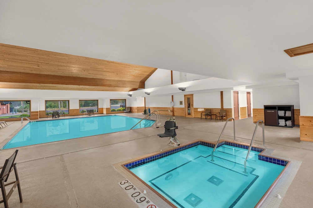 Holiday Inn Express & Suites Hayward by IHG - photo 30