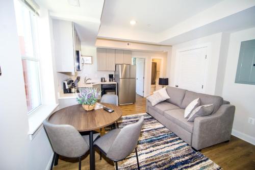 The Vianny:Petite Modern Lodge — 4-Star Luxury Hotel in Washington, United States