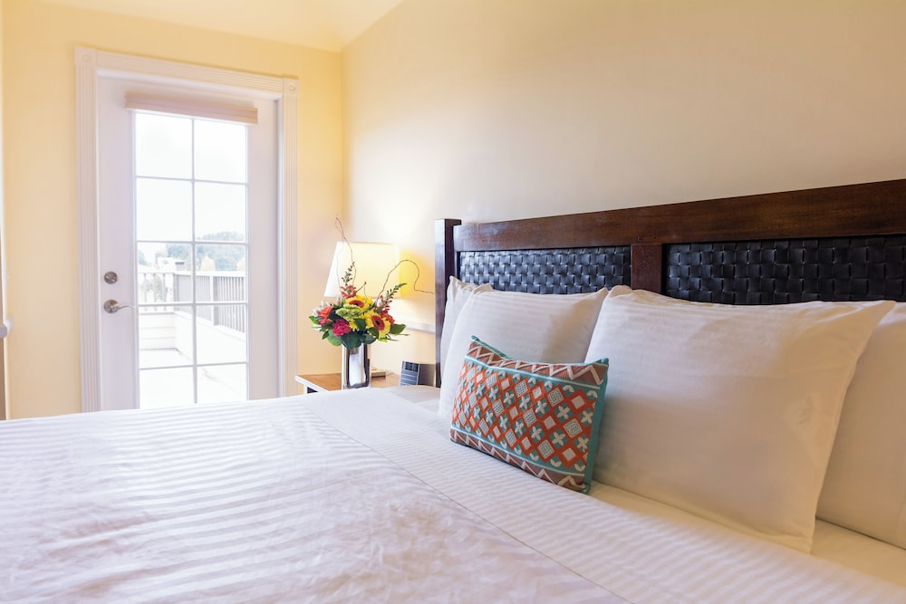 Majestic Inn & Spa - photo 15