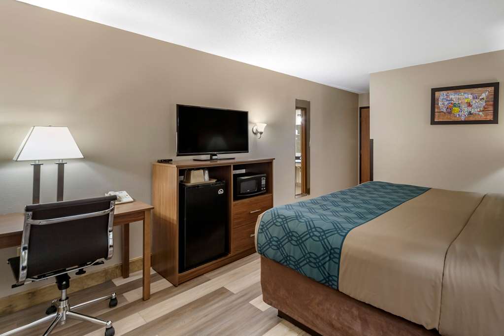 Econo Lodge Hays I 70 - photo 10