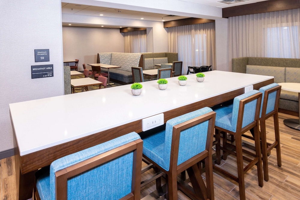Hampton Inn by Hilton Selma - photo 36