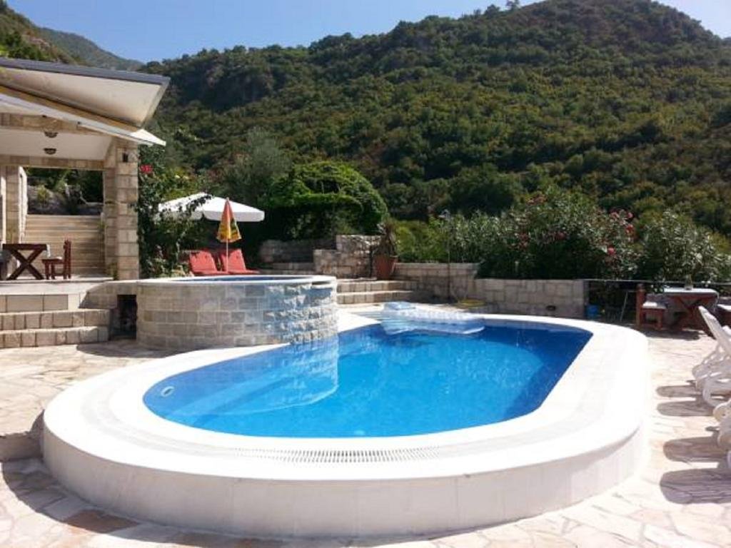 Villa Royal Dream — 4-Star Luxury Hotel in Budva, Montenegro