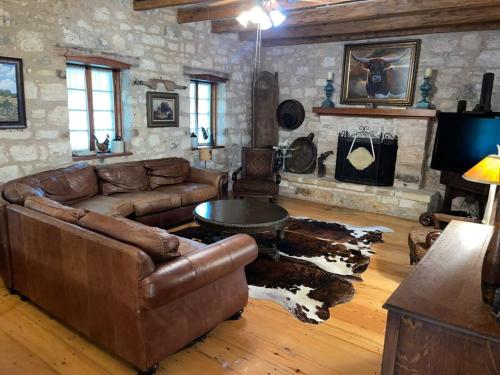 Crockett and Creek B&B 1 block to Main St — 4-Star Luxury Hotel in Fredericksburg, United States