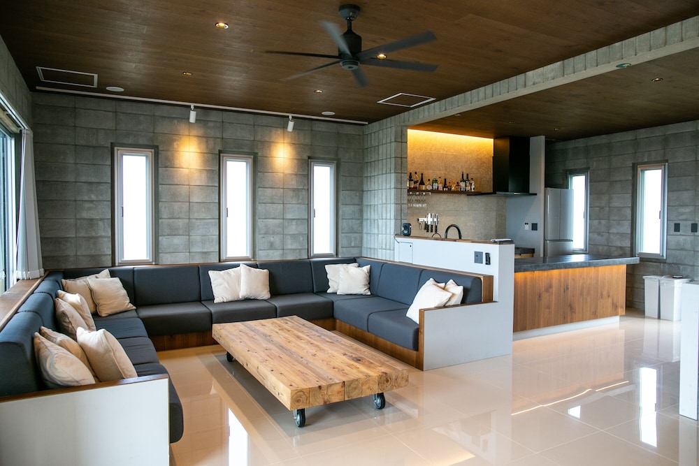 Vivid Terrace — 4-Star Luxury Hotel in Miyakojima, Japan