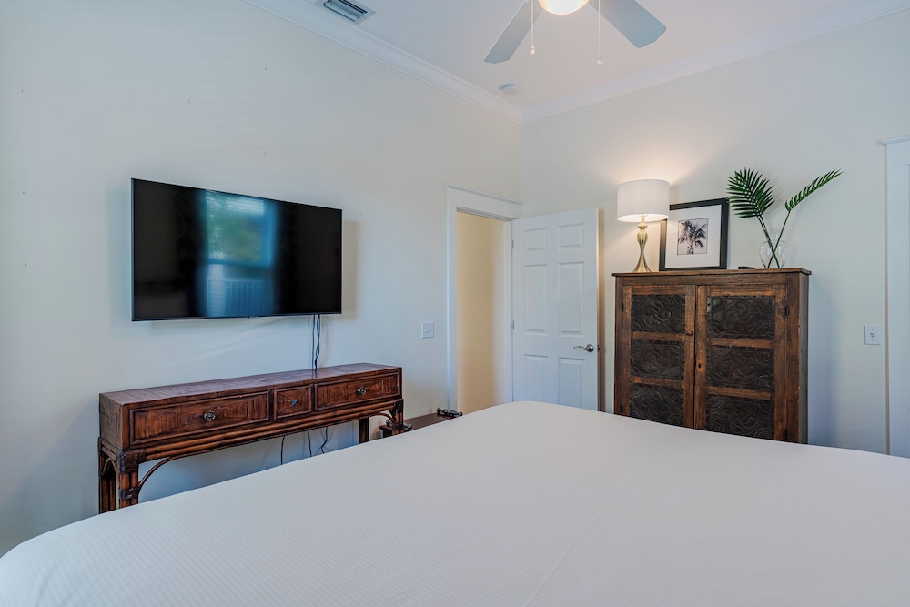 Pet Friendly Seacrest Home for 10 Resort Pool Beach Shuttle - photo 2