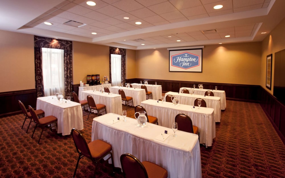 Hampton Inn Marquette Waterfront - photo 38