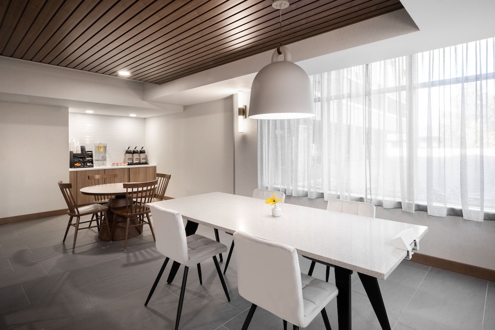 Fairfield Inn & Suites by Marriott Boulder - photo 2