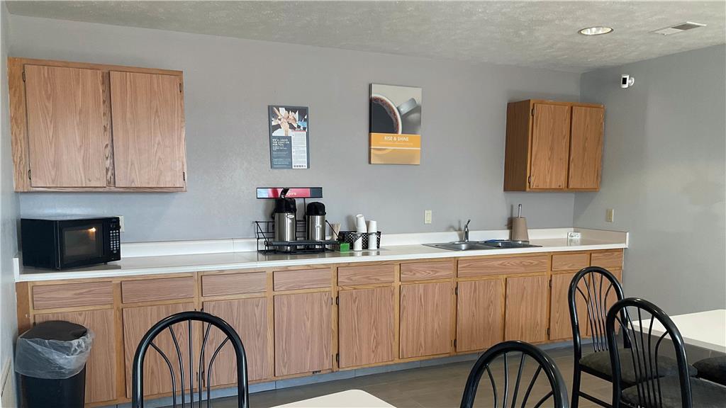 Motel 6 Omaha IAT West - photo 7