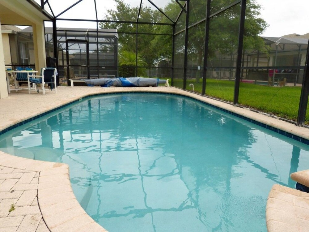 Stunning 6 Bedroom 4 Bath Pool Home in the Windsor Hills Resort - photo 22