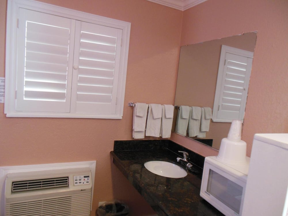 Sealamp Inn - photo 43