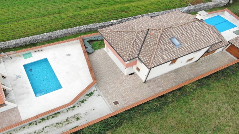 Villa Casa Manera — 4-Star Luxury Hotel in Marcana, Croatia