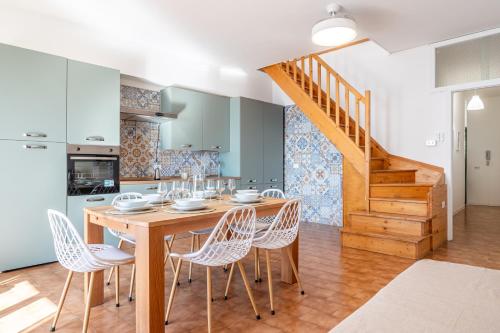 GuestHost Fay House Sweet Seaview with Solarium — 4-Star Luxury Hotel in Giardini-Naxos, Italy