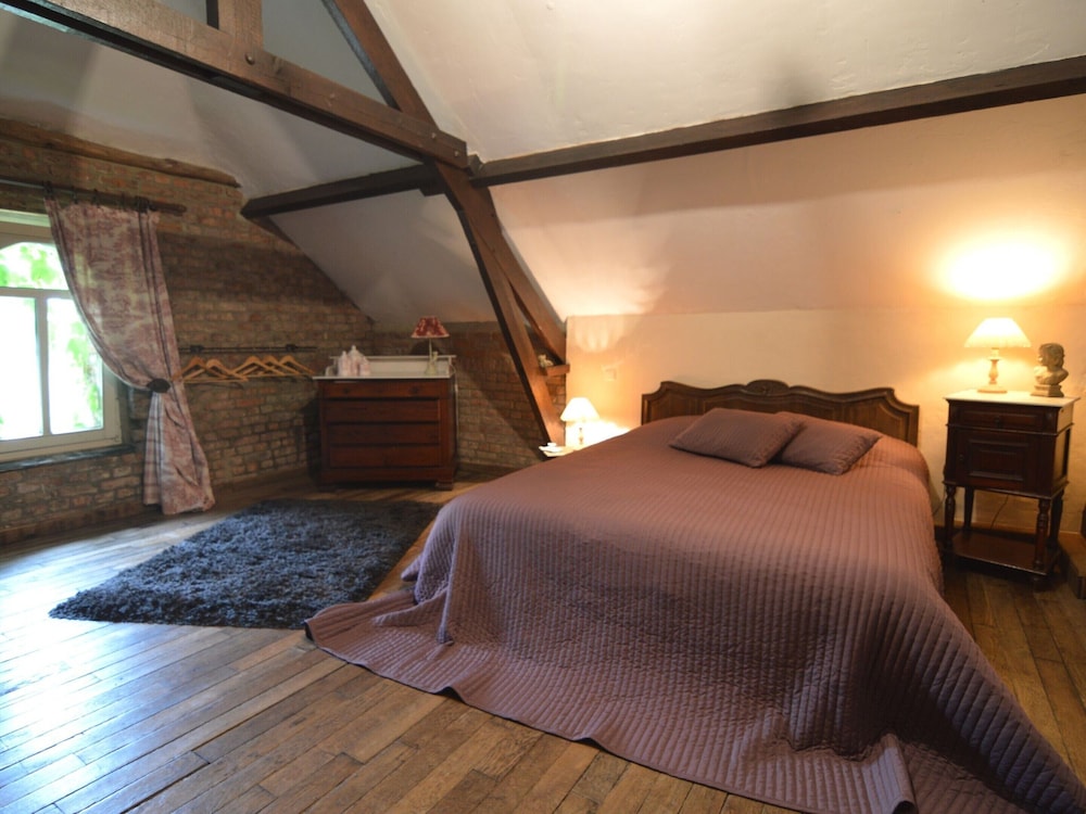 Quaint Holiday Home in Bièvre in the forest — Bievre — photo 3