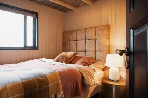 Relaxing cabin with a hot tub and sauna in south coast of Iceland