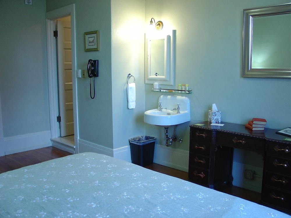 Centralia Square Grand Ballroom and Vintage Hotel - photo 30