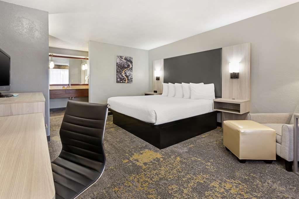 Best Western Plus Weston Inn - photo 9