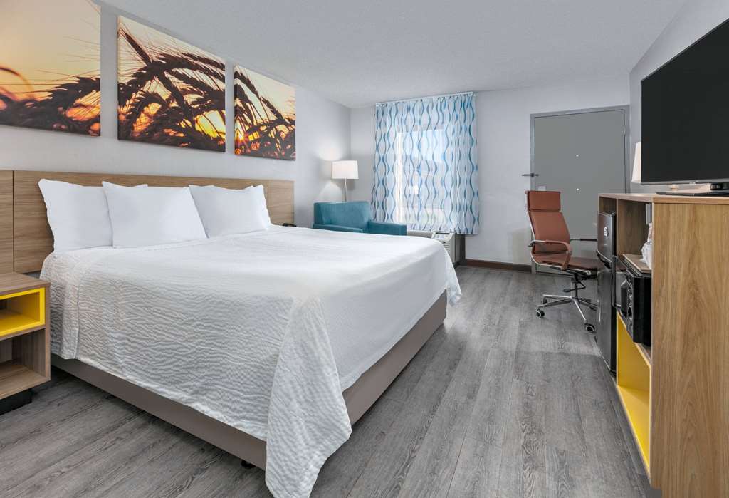 Days Inn by Wyndham Greenville MS - photo 32
