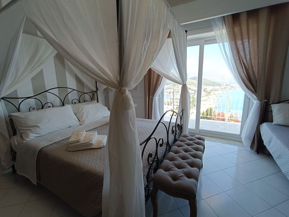Relais Tiaré Bed and Breakfast — 4-Star Luxury Hotel in Bacoli, Italy