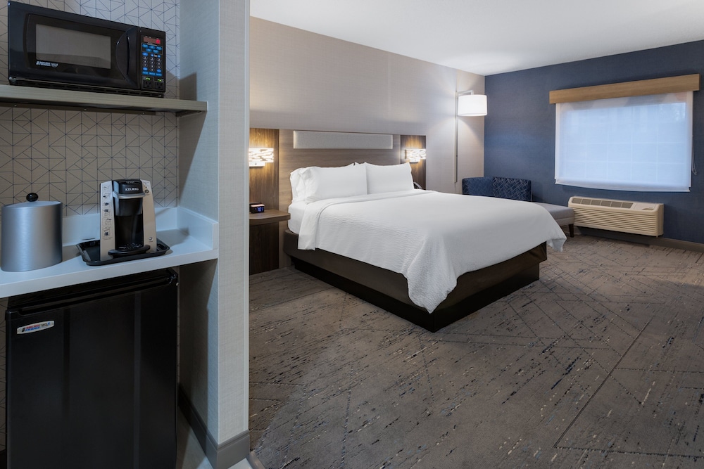 Holiday Inn Express & Suites Center Township by IHG - photo 9