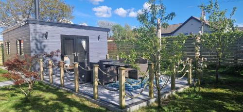 The Cabin at the Port — 4-Star Luxury Hotel in Portrush, United Kingdom