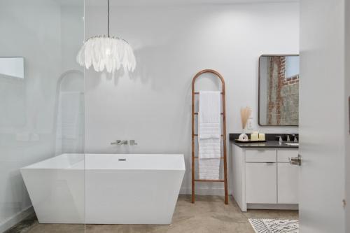 The Cypress Flats — 4-Star Luxury Hotel in Lafayette, United States