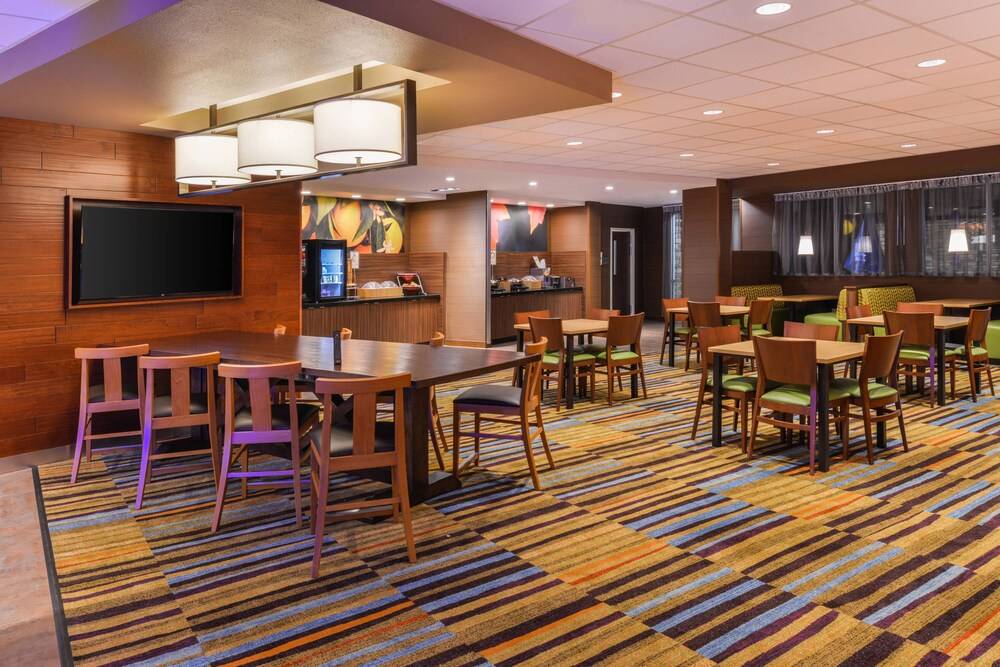 Fairfield Inn & Suites by Marriott Coralville - photo 32