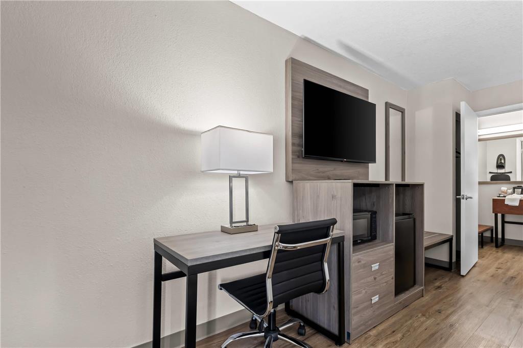Golden Palms Inn & Suites - photo 20