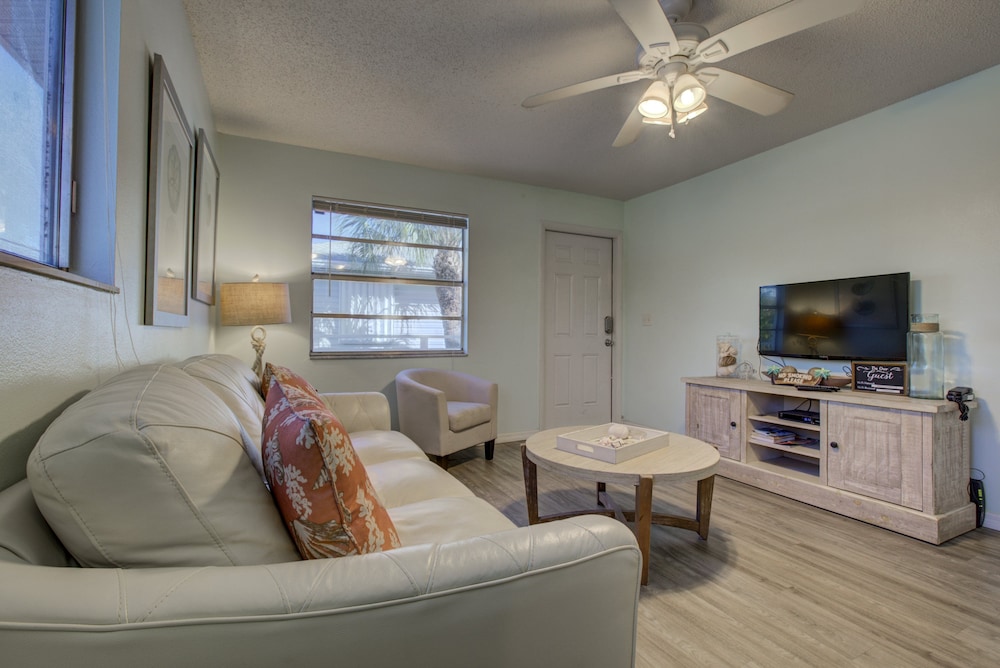 Beach Retreat Unit B By Anna Maria - photo 3