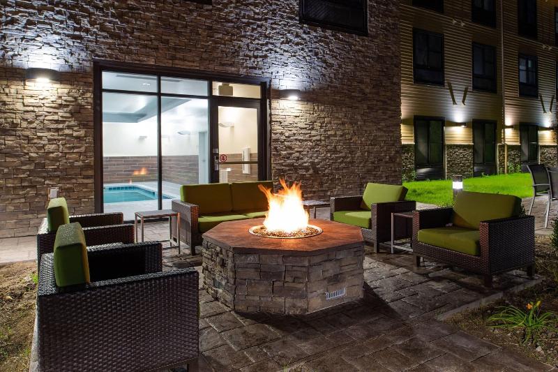 Fairfield Inn & Suites by Marriott Canton - photo 8
