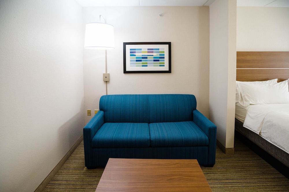 Holiday Inn Express & Suites Knoxville Farragut by IHG - photo 41